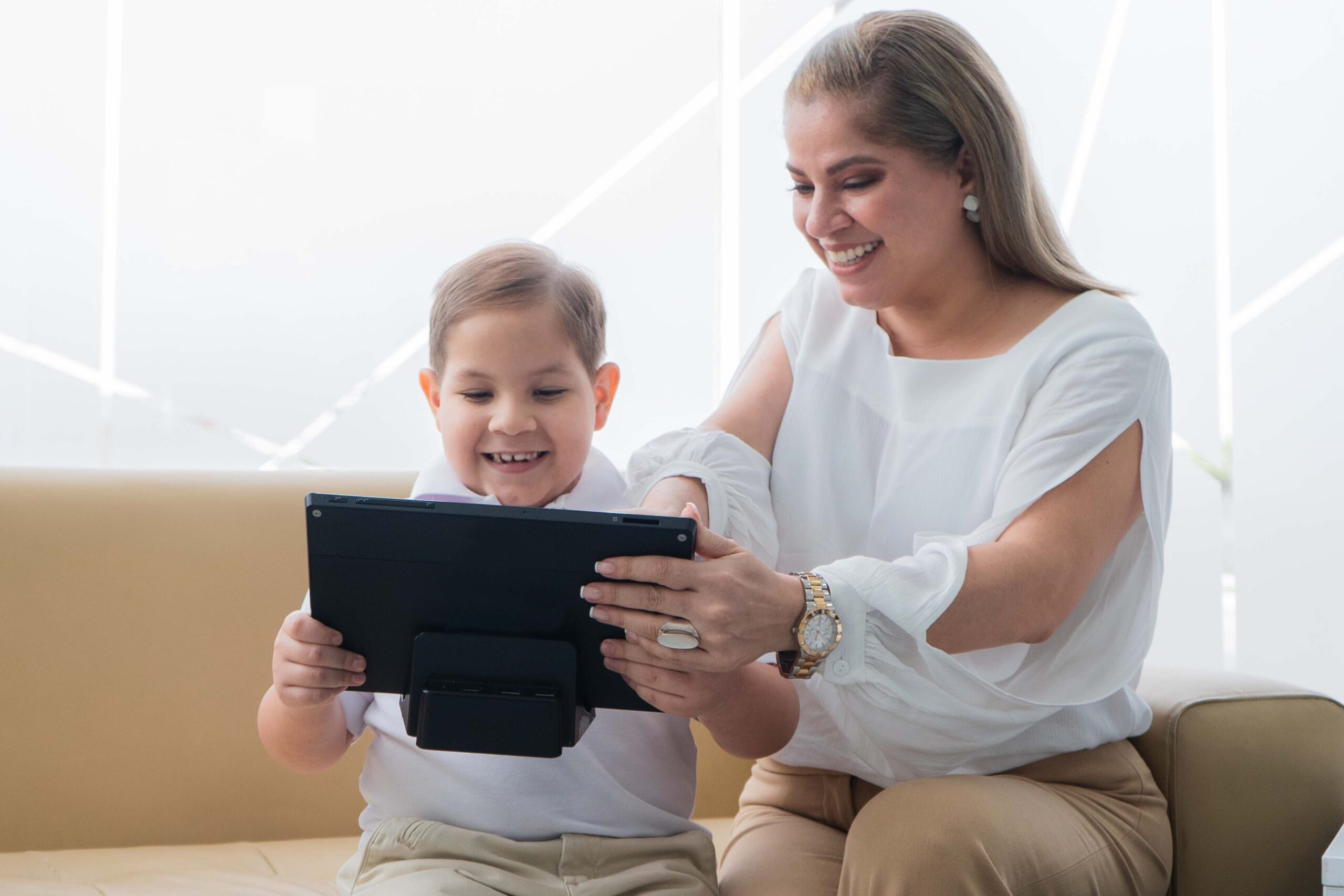 colegio online crear en ecuador con aval internacional